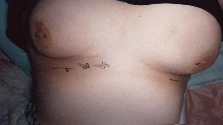 Woke up extra early so I could surprise daddy when he got off work this morning 🖤😈🤷🏻‍♀️ [OC] posted by Charming_Audience922