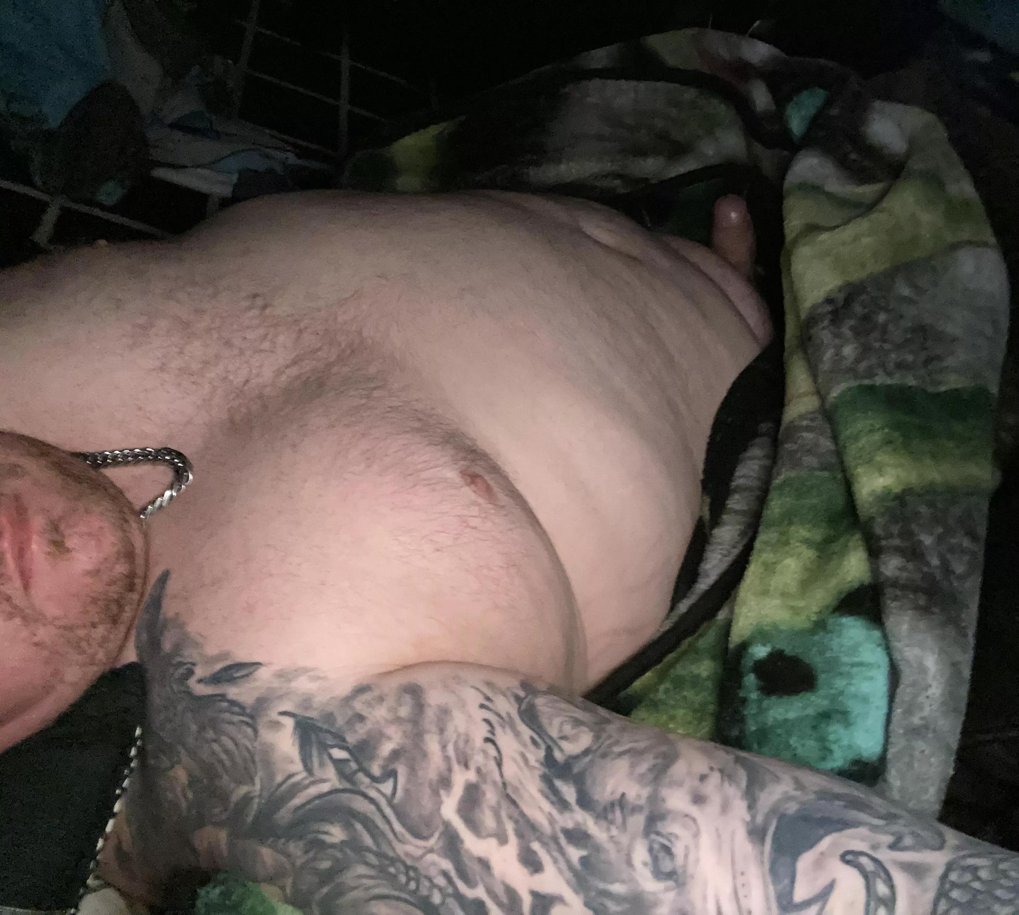 Woke up feeling horny posted by sodakdude605