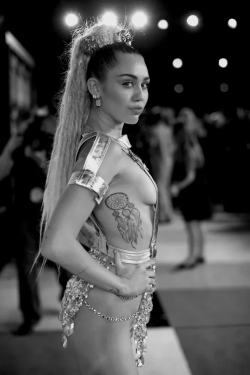 Woke up throbbing and leaky after a dream with Miley Cyrus, would love to worship and obsess to her by Pillow_rocky