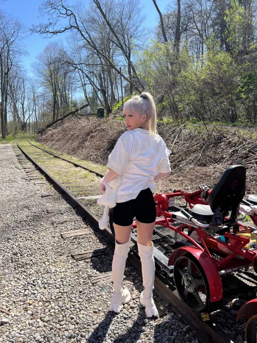 Wonder whats under my shirt? by dollaryaoo