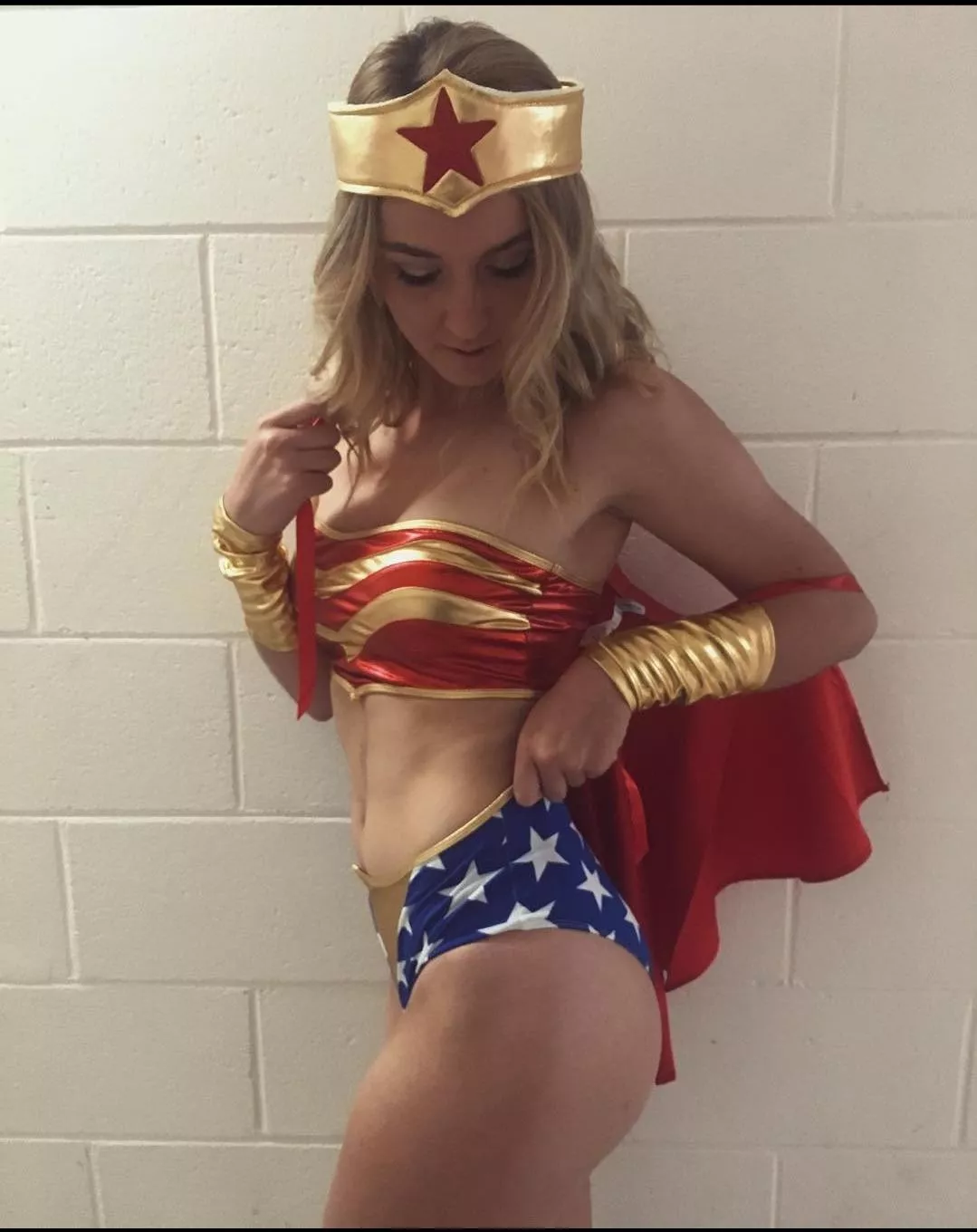 Wonder Woman posted by Meizley
