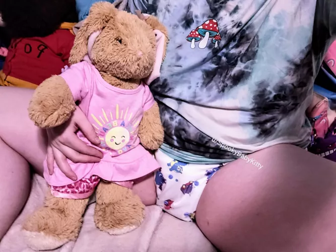 Wore my new Rearz Lil Monsters Cloth dip! It's so comfy and I feel so safe and smol!! 🥰💖 by SpookyBabyKitty