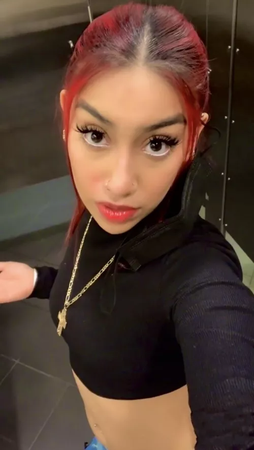 Work attire💛 by Lil_Lizaa