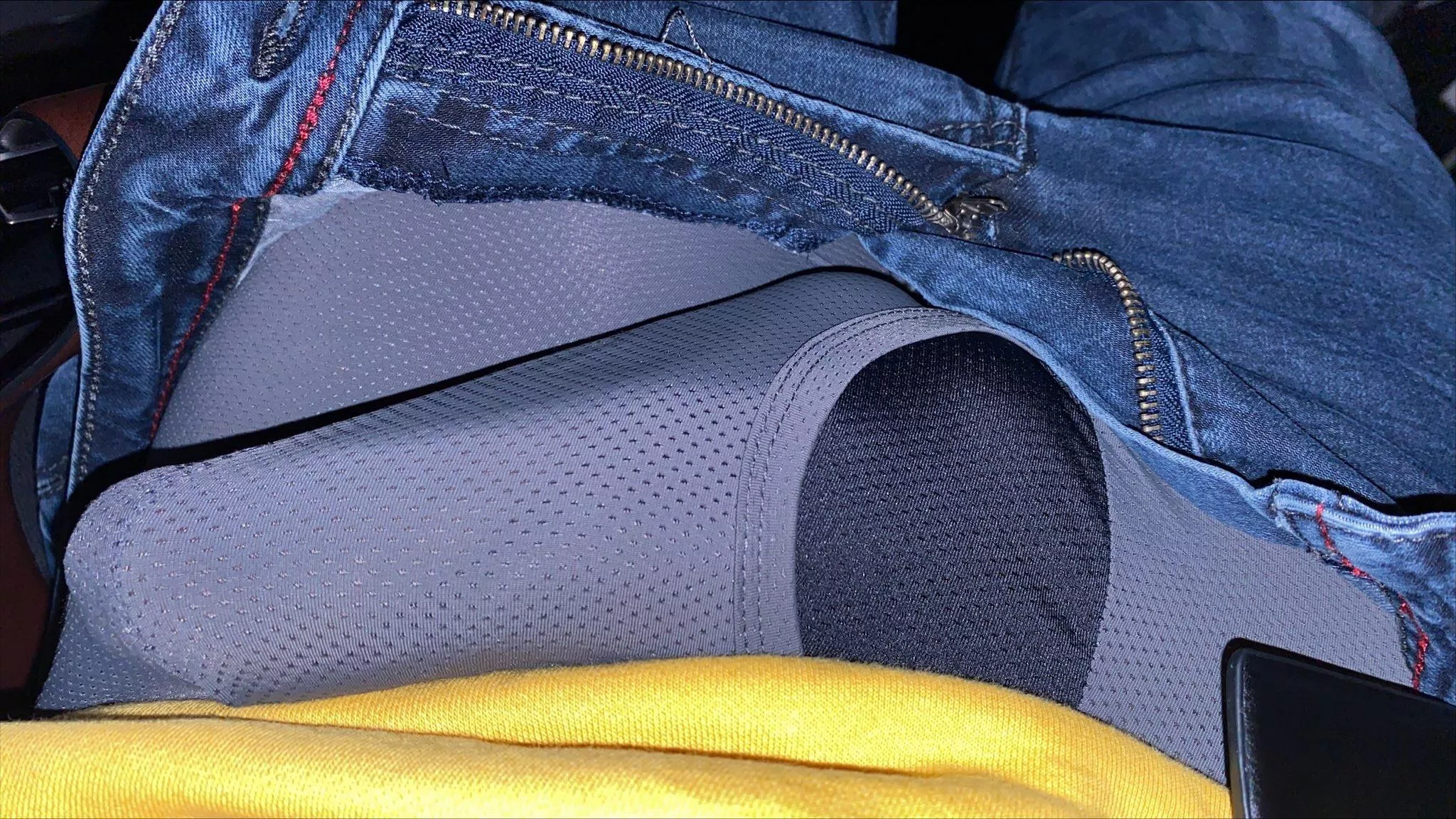 Work bulge, feeling frisky at my desk. Could use a hand. posted by BigDeer4444