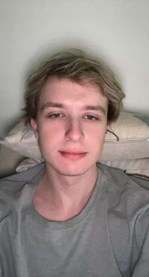 Work is dead, bored asf. Cute boys dm me by A-science-enthusiast