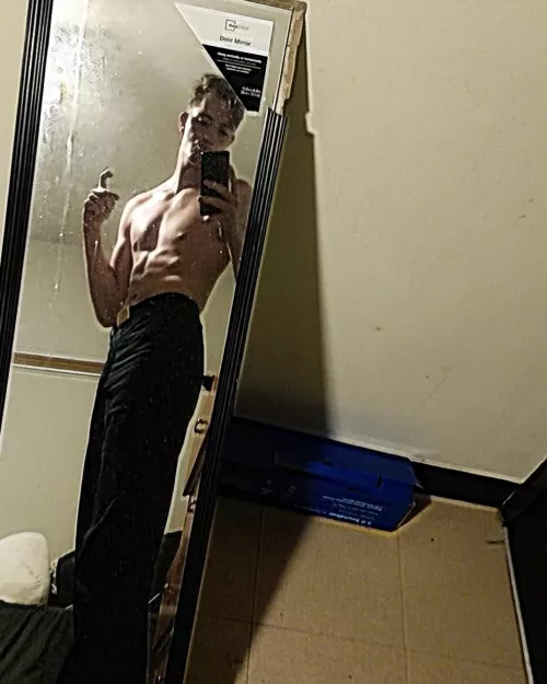 work out partner? any ladies (m) by the-pool-boy