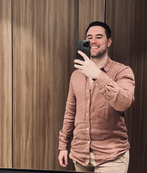 Work selfie by oxygxn