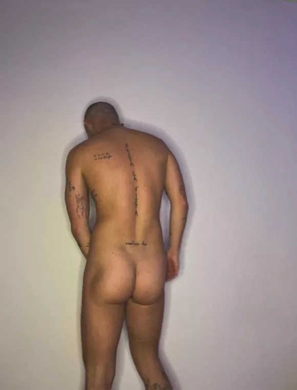 work week about to begin 🥲 posted by peachfromserbiaa