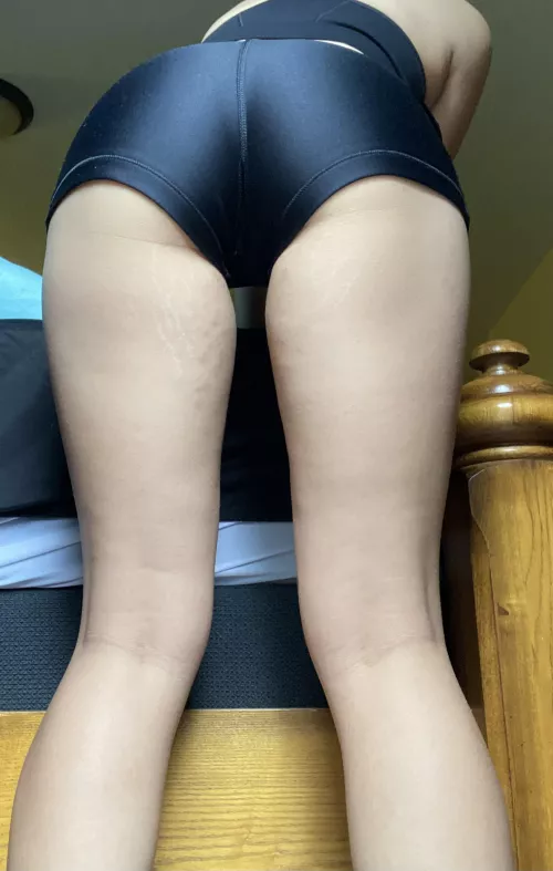 Working hard for my thighs by golden_mooncake