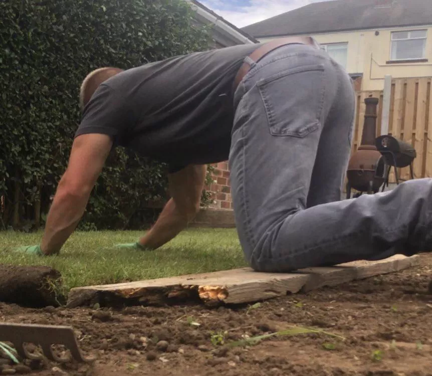 Working hard laying this turf… posted by NightxFever