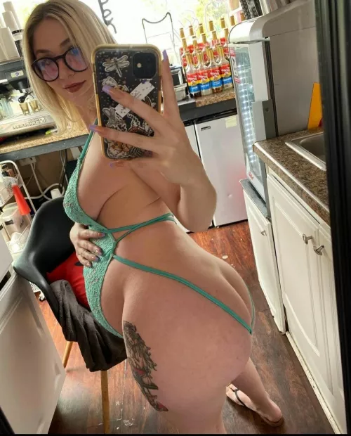 working mom by scuzzymcgee