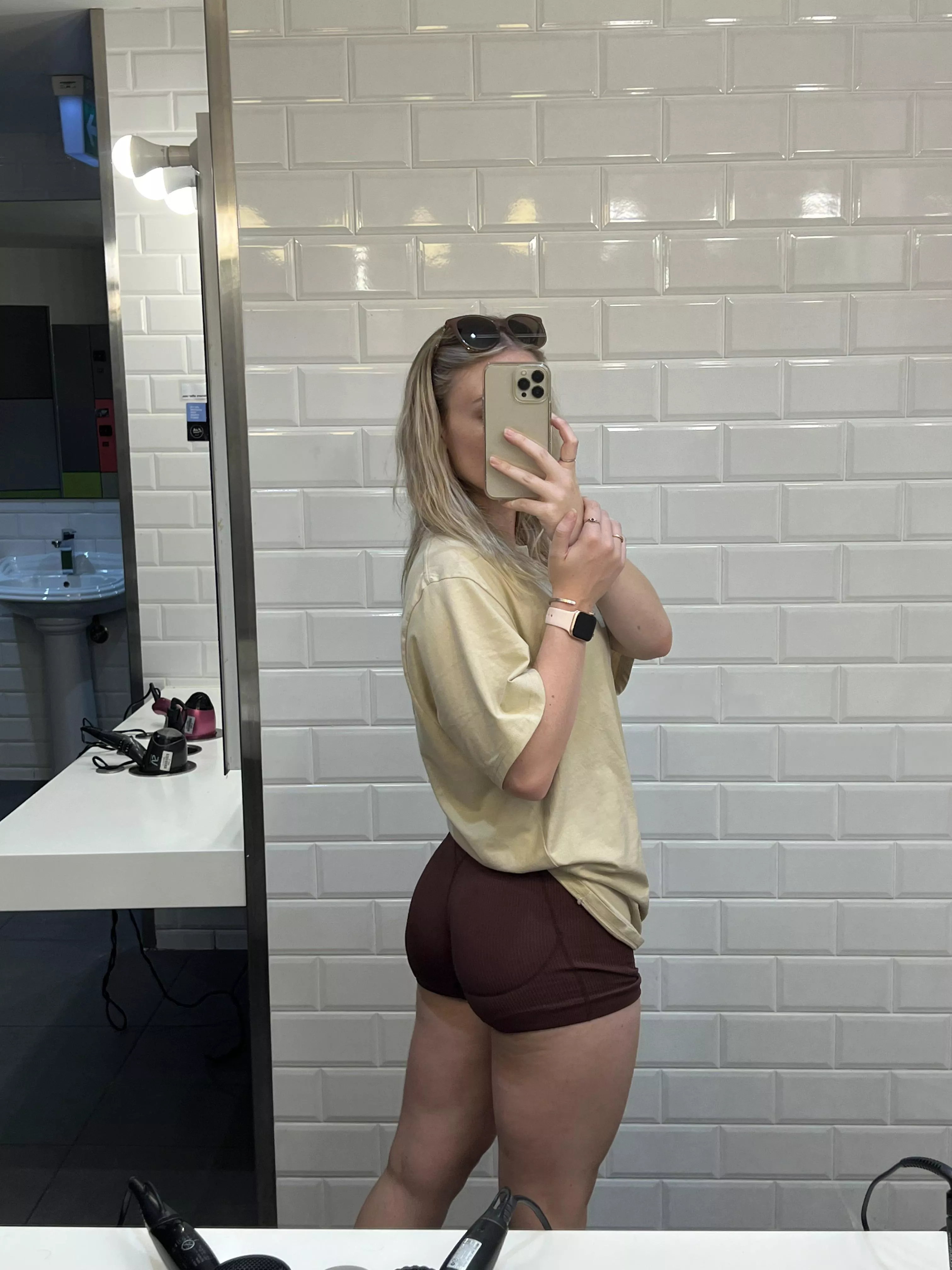 working on my ass 🤤 posted by littlemissc4ndy