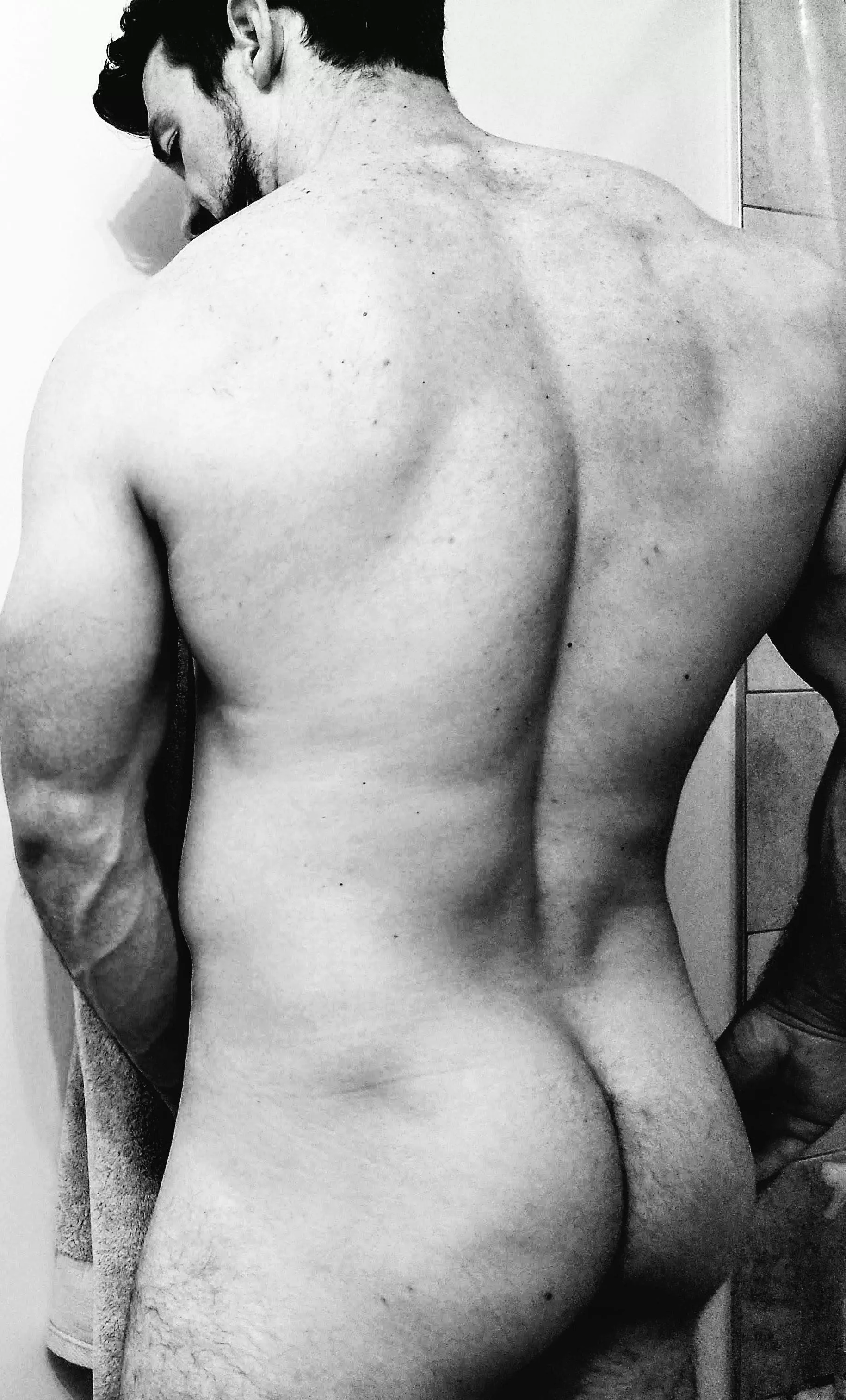 Working on my bcak to compliment my butt posted by mustardpampers