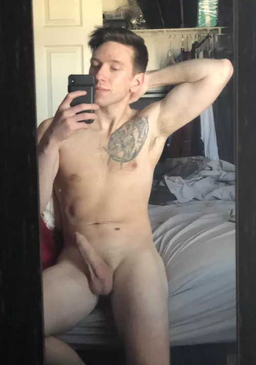 Work’s finally over, time to lounge by chipxlte