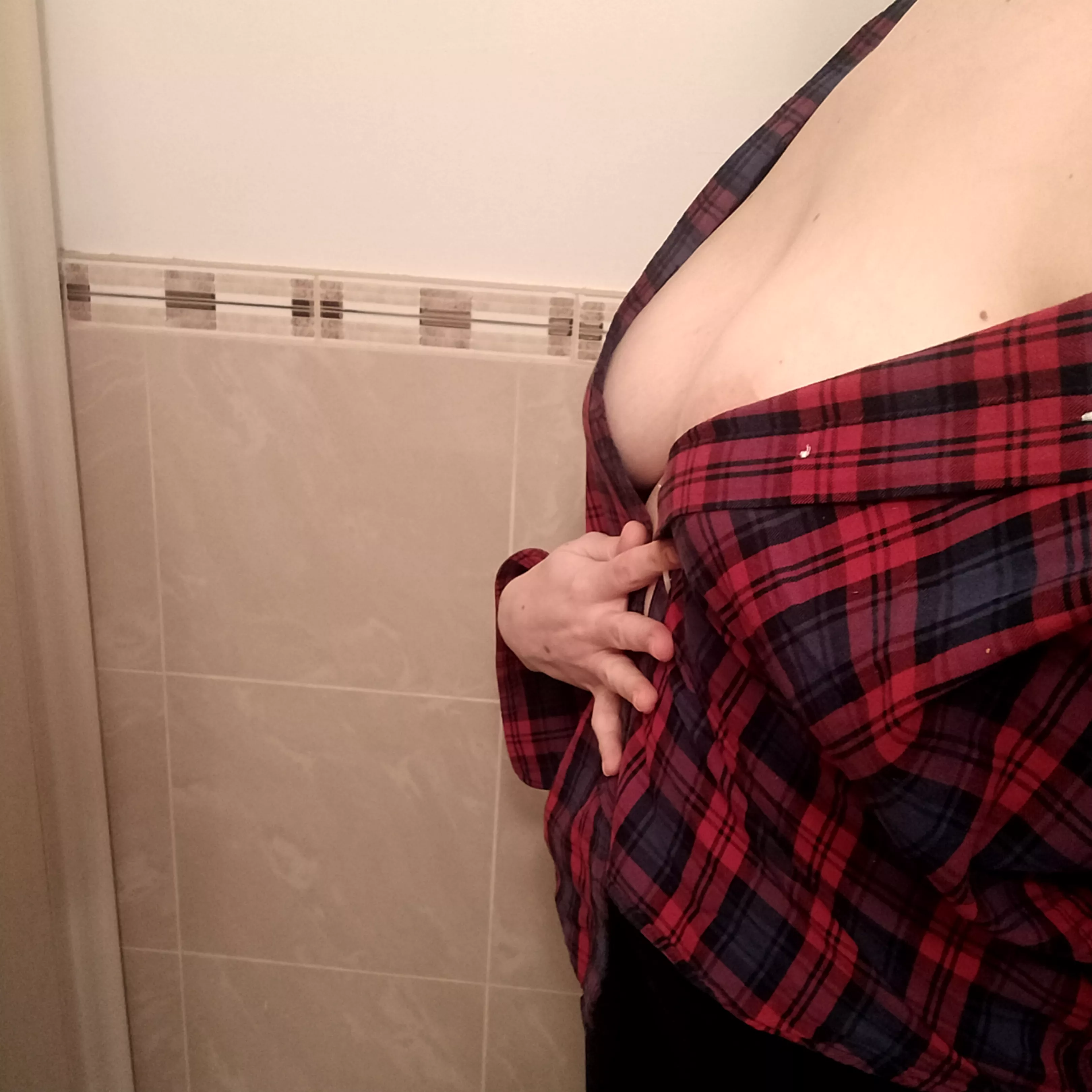 work's off, bra's off 💗 posted by footsieMindy