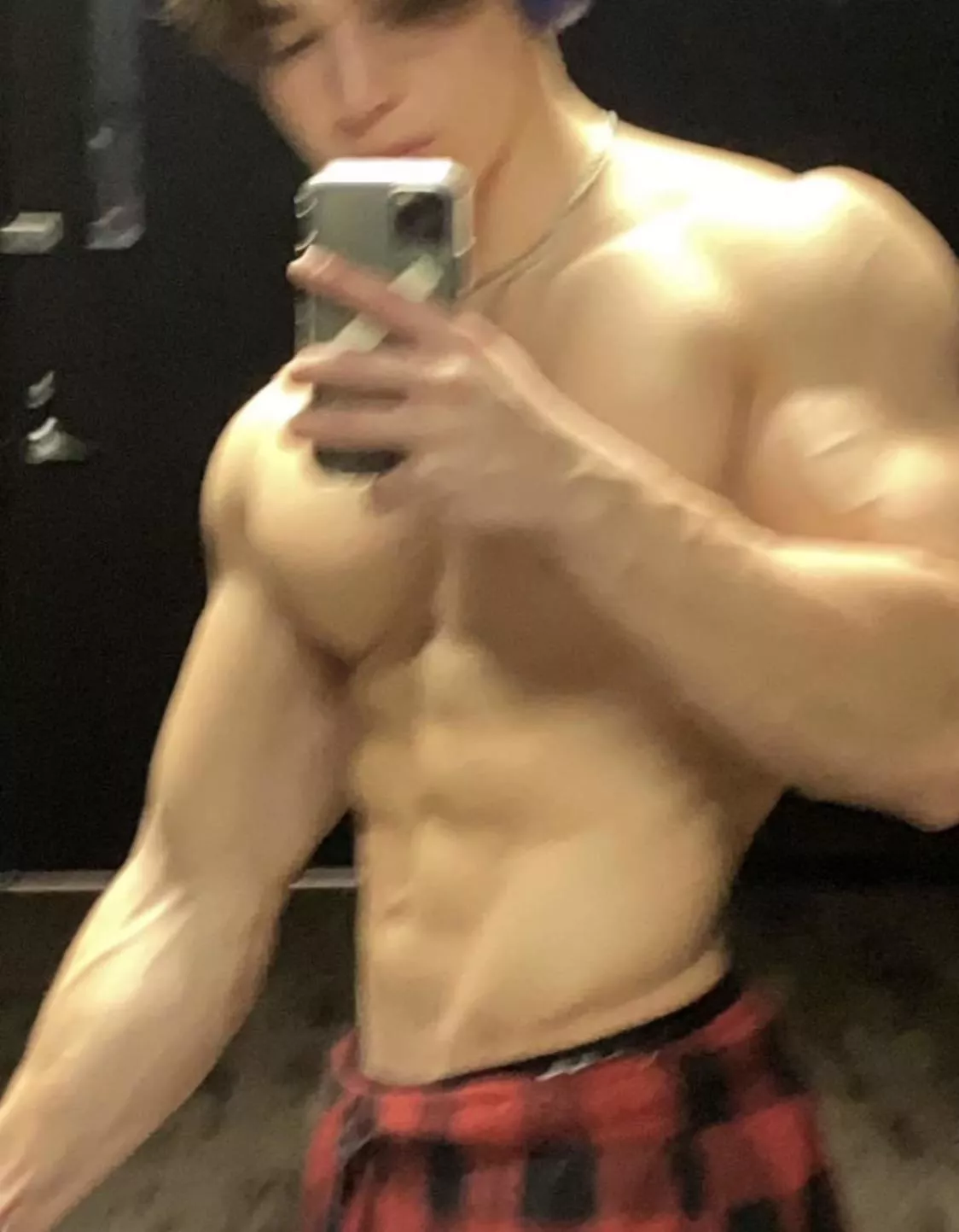 Worship me (20) posted by Fit_Anywhere_6792