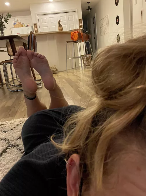 worship my ass and feet ? by Kyliesfeettt