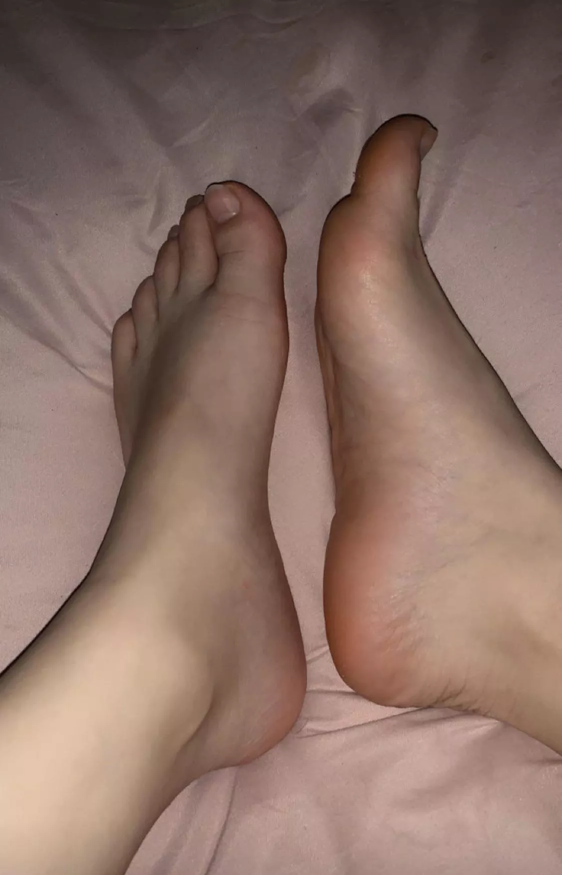 Worship my feet posted by perfecthearts