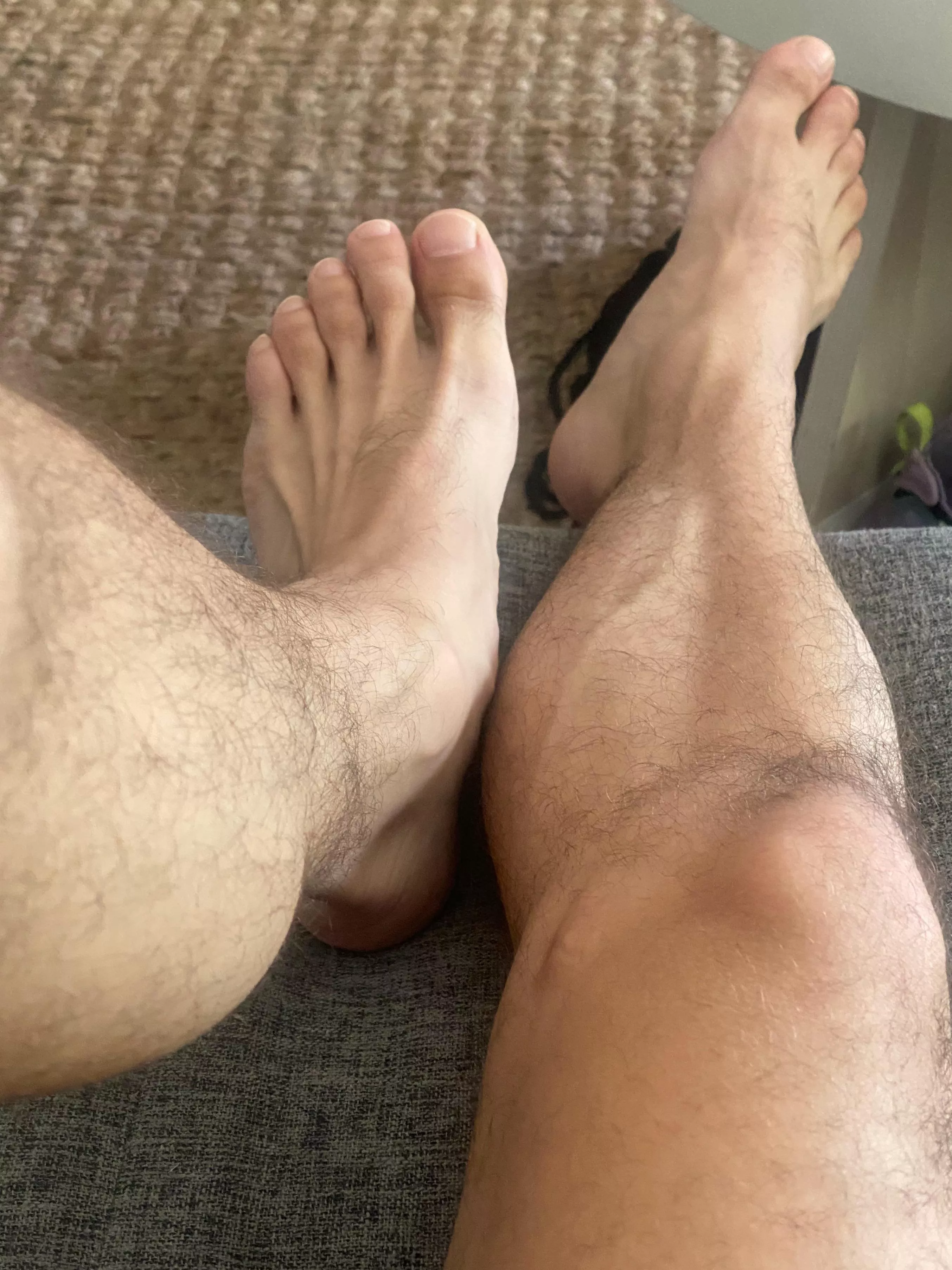 Worship papi’s feet posted by ShyDragonfruit