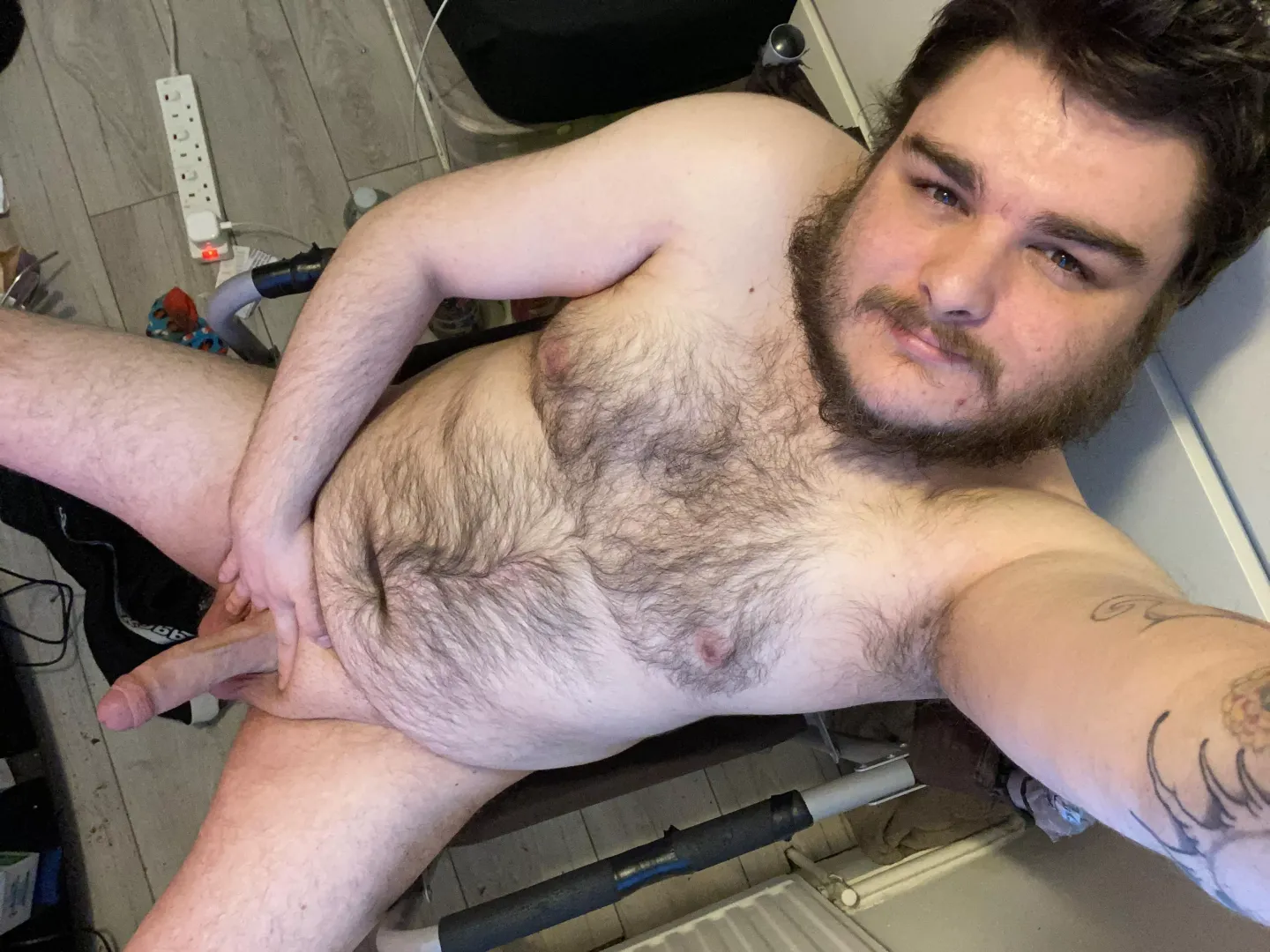 Would any ladies like to come take a bumpy seat on a thicc hairy dude? posted by bighairyvirgin