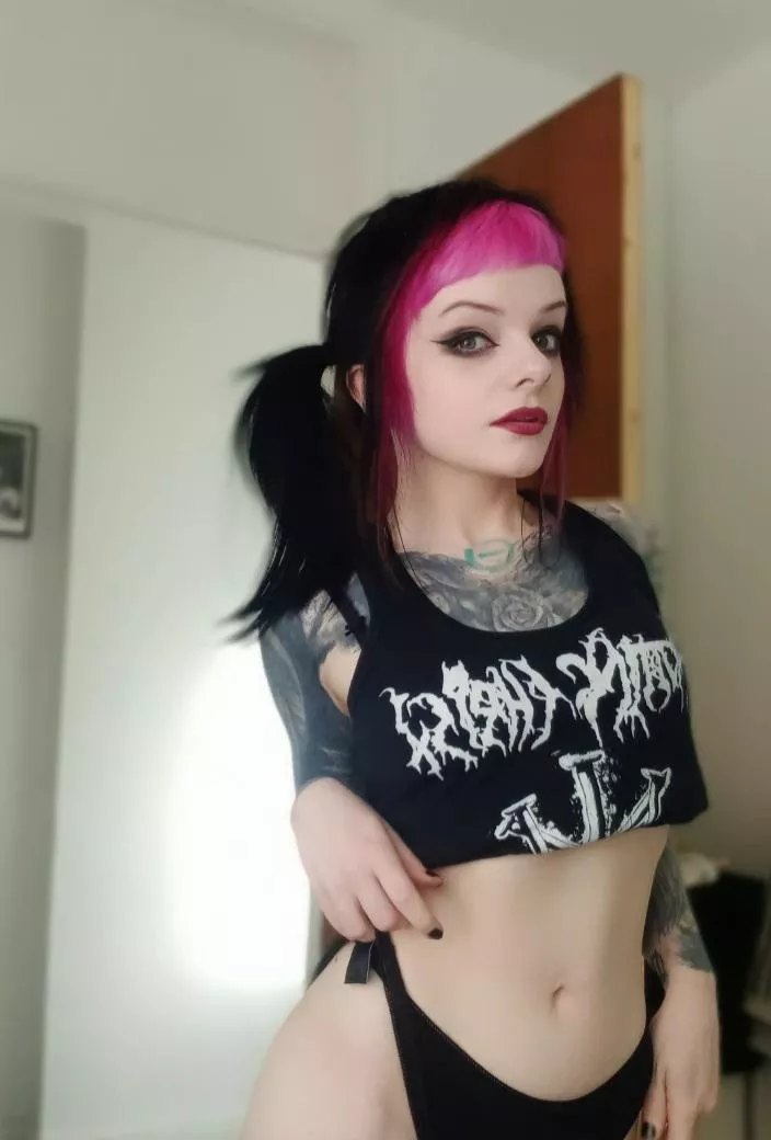 Would anyone here like a blow job? posted by PixxiGrrl_