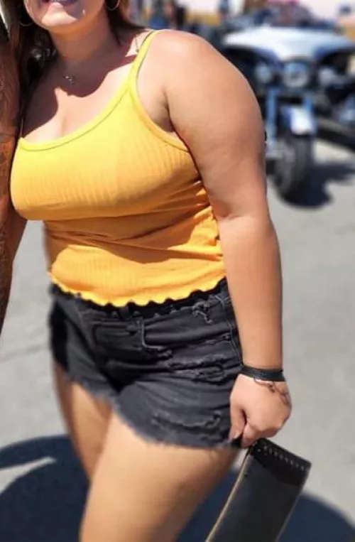 Would her body catch your eye? by Deckard4321