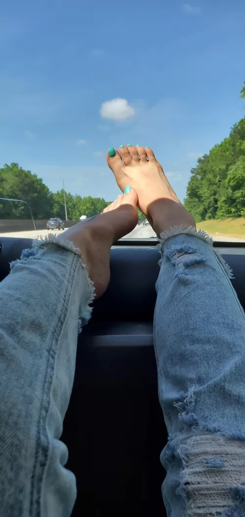 Would I distract you from the next lane over? by RaeOnFire