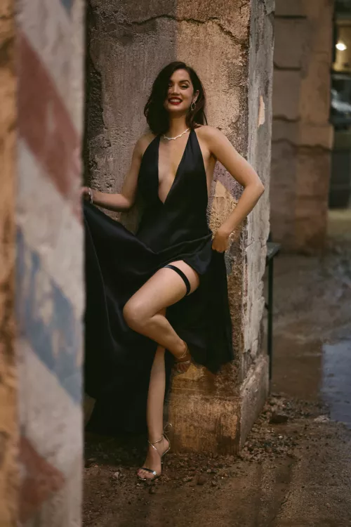 would love to get with a bottom bud while ana de armas watches by koboldthrowaway