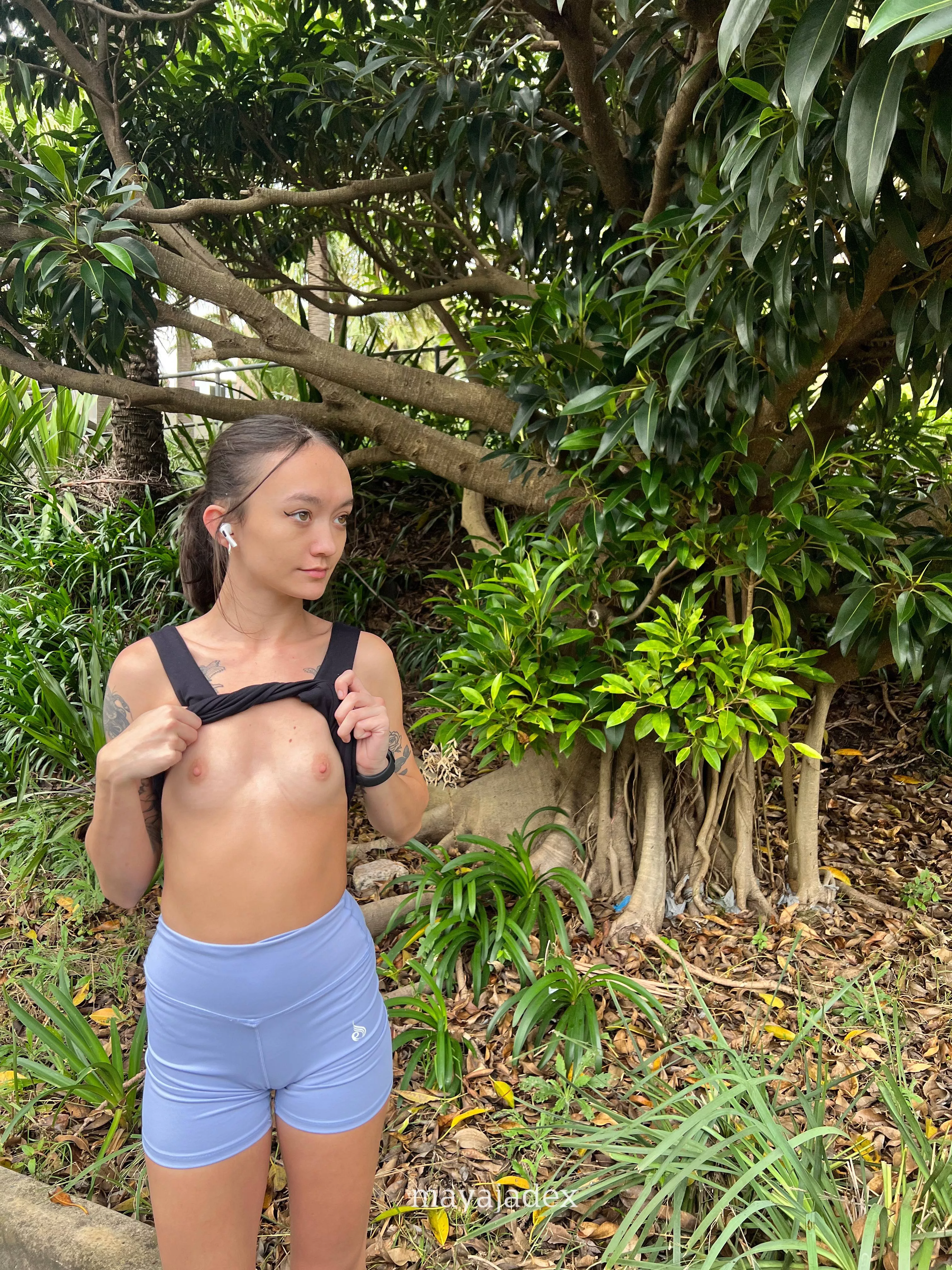 would seeing me flash you make your morning? posted by mayajadex