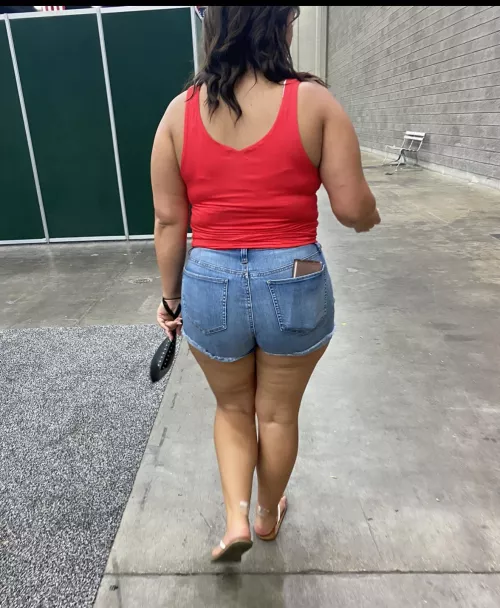 Would she catch your attention? by Deckard4321