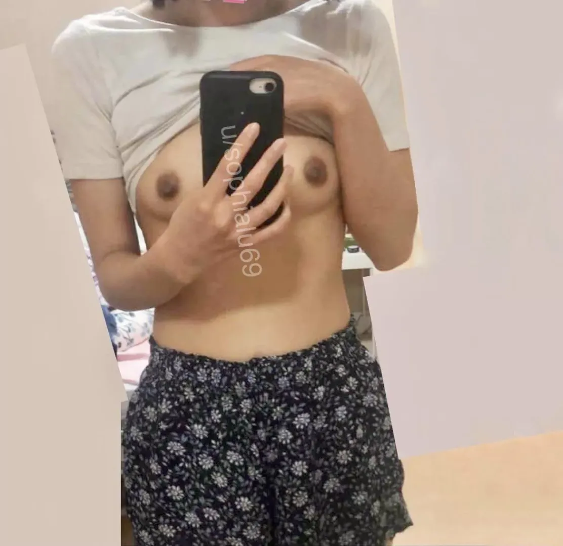 would sucking my perky nipples make you hard? posted by sophialu69