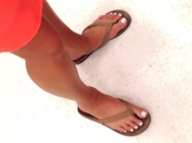 Would u cum say something to me in the store bout my feet or would u just stare at them by Princessmilffeet