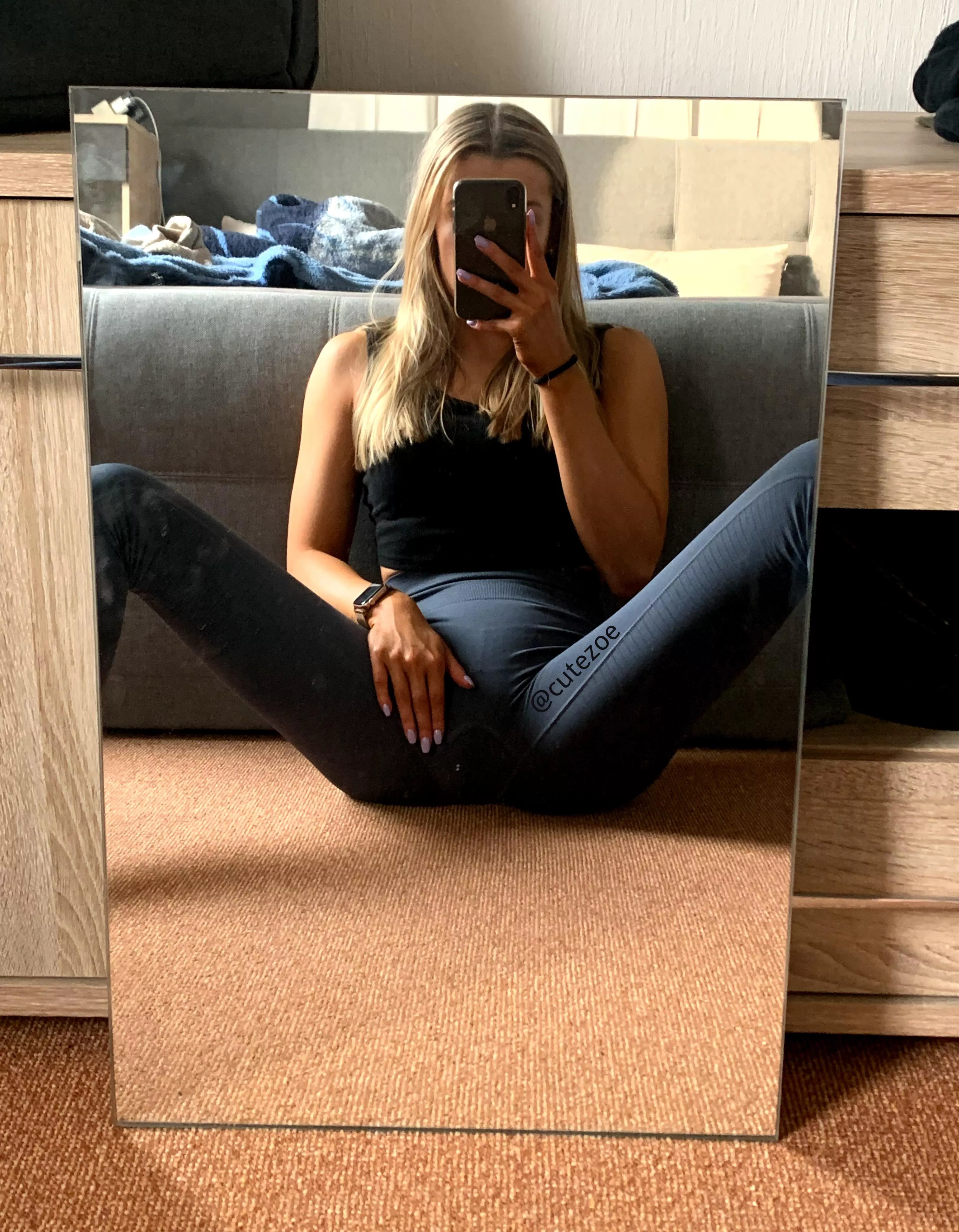 would u make yoga with me? 😏 posted by cutezoee