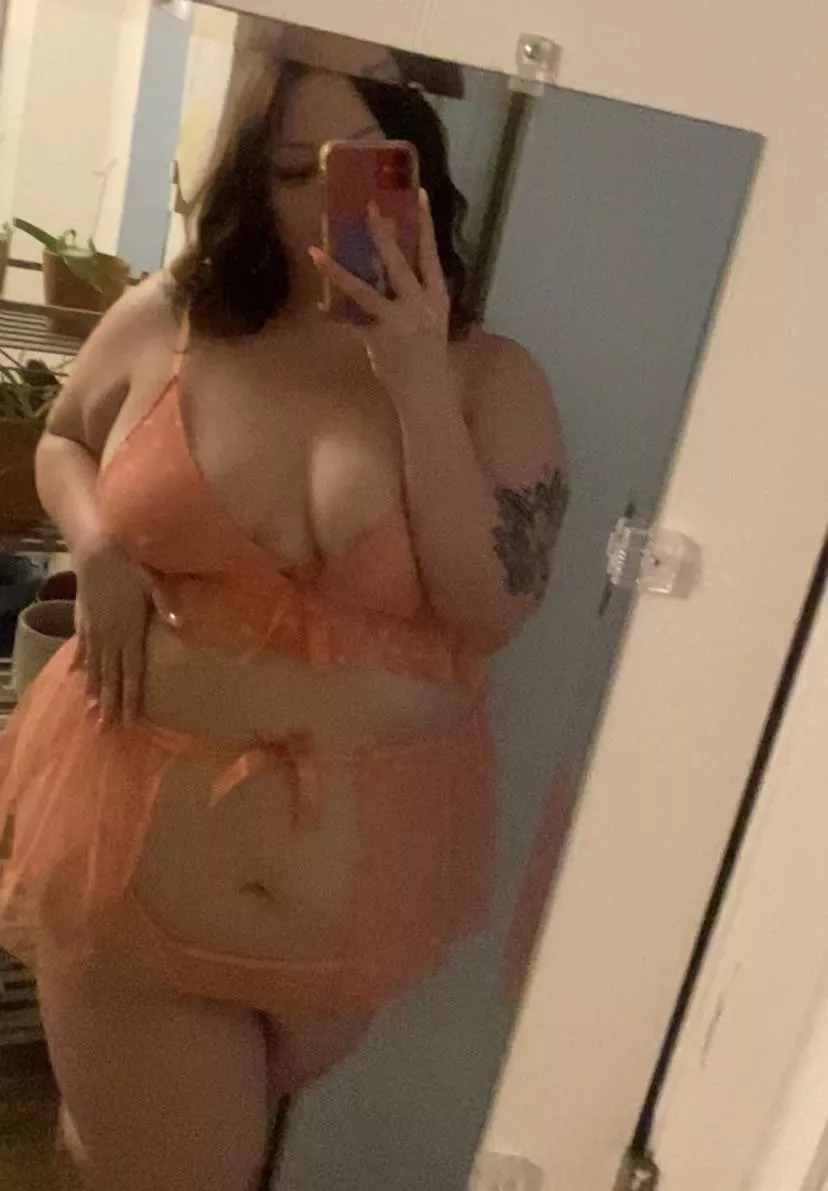 would u pass me around w all ur friends?😈💋 posted by veebeebaby2