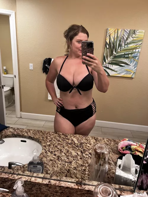 Would you check me out at the pool? by LilyD93