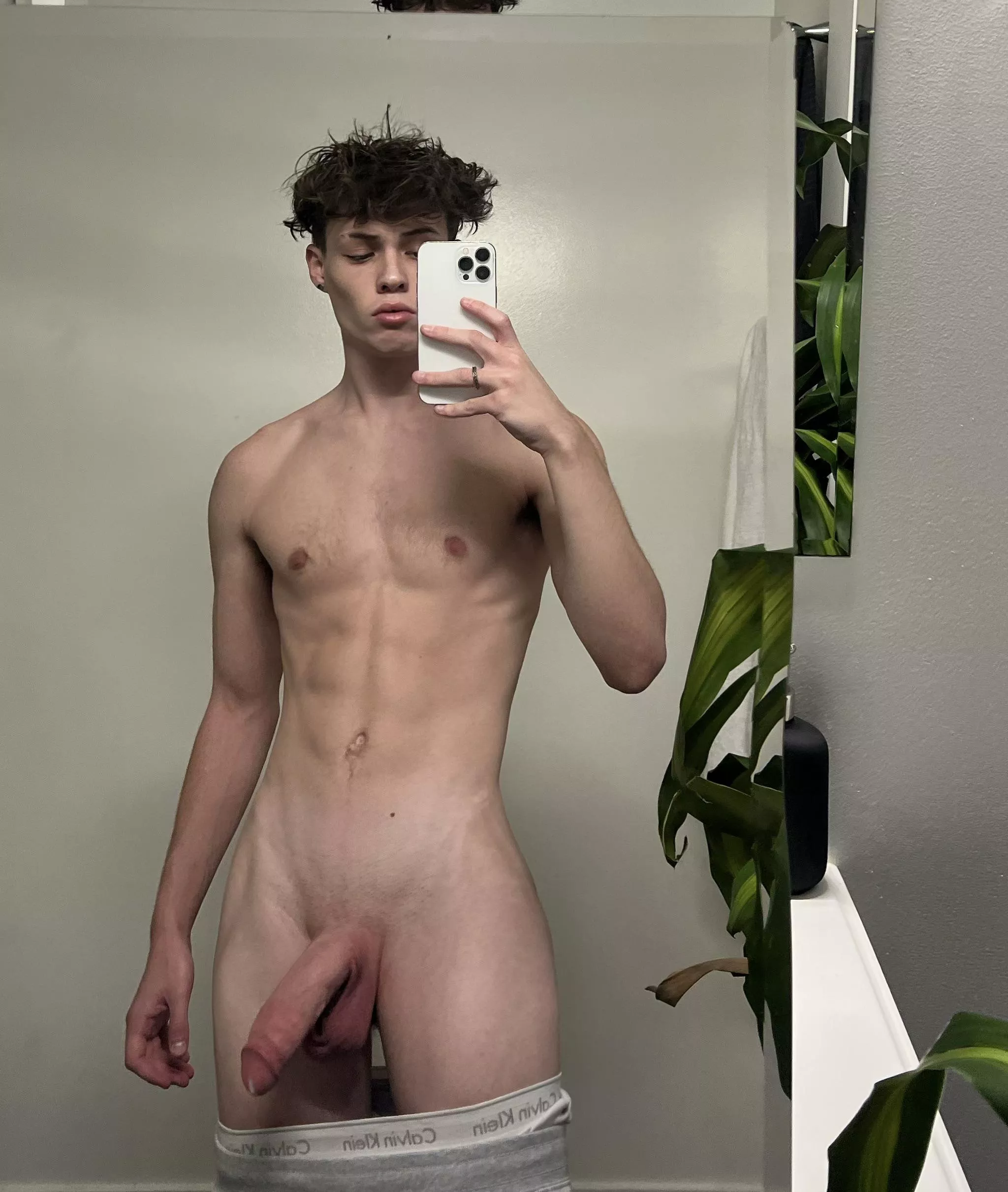 💧👀 would you clean it off? posted by chaoticneutral262