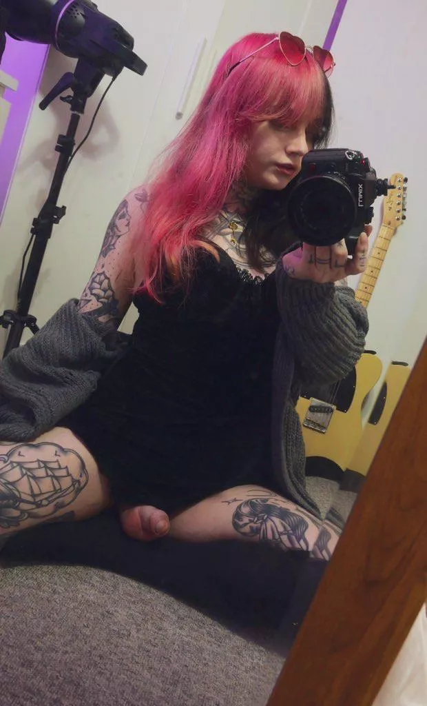 would you date an alt girl with a penis?? 👀 posted by EmilyPiexo