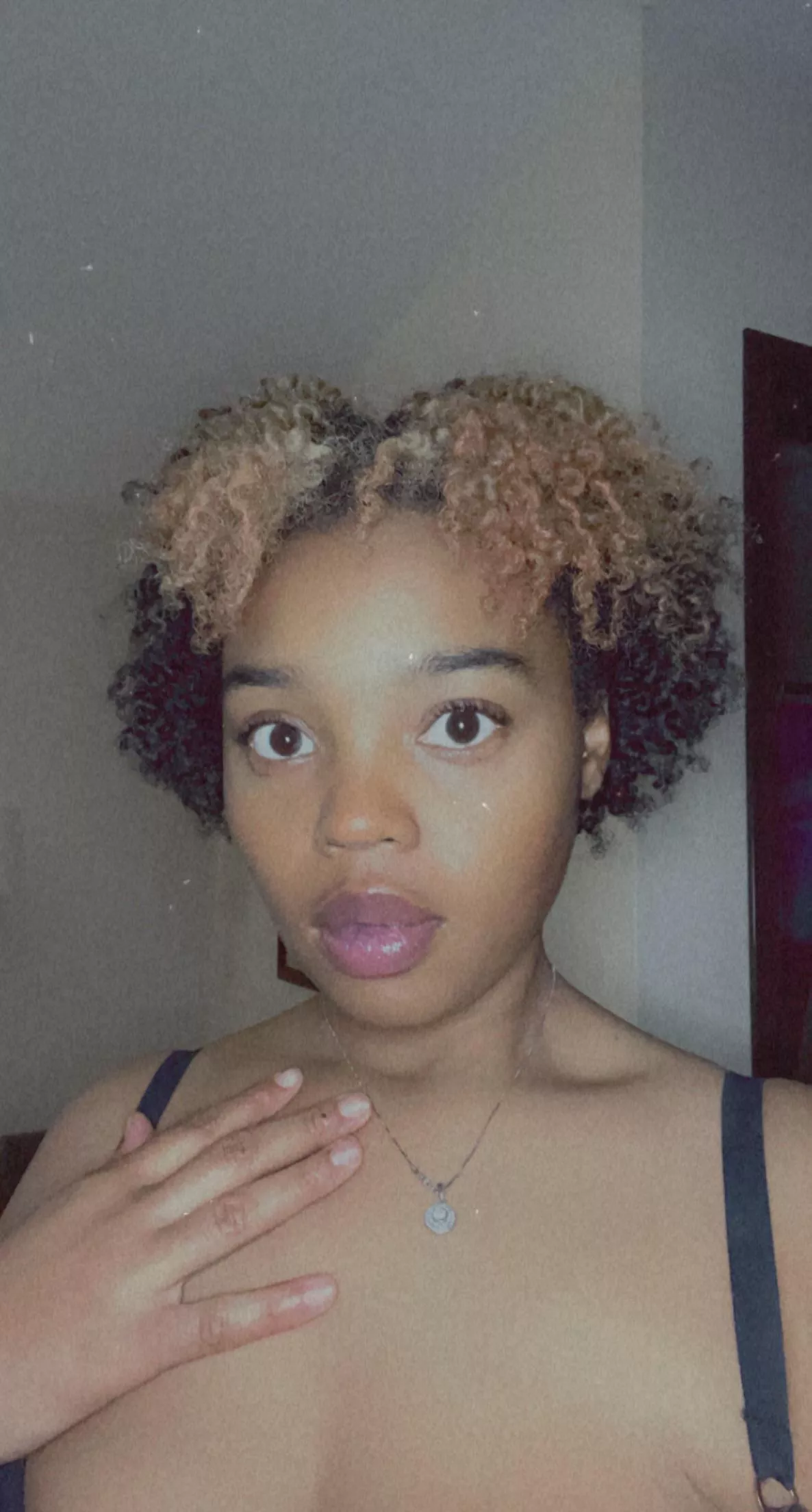 Would you date me ? posted by stonergoddessmarie