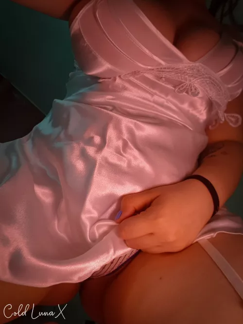 Would you dream whats under my skirt? by ColdLunax