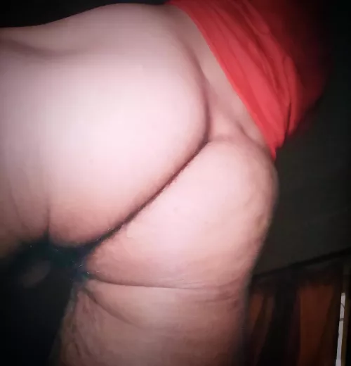 Would you eat this cake? by Creative_Green_4260