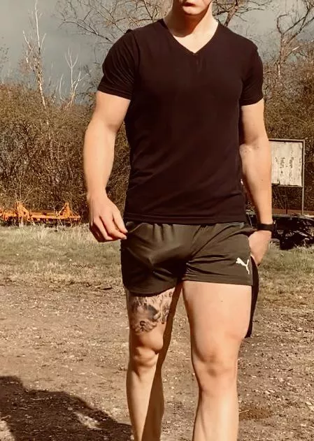 Would you follow me if I walked past you? posted by Bob_Shaft_