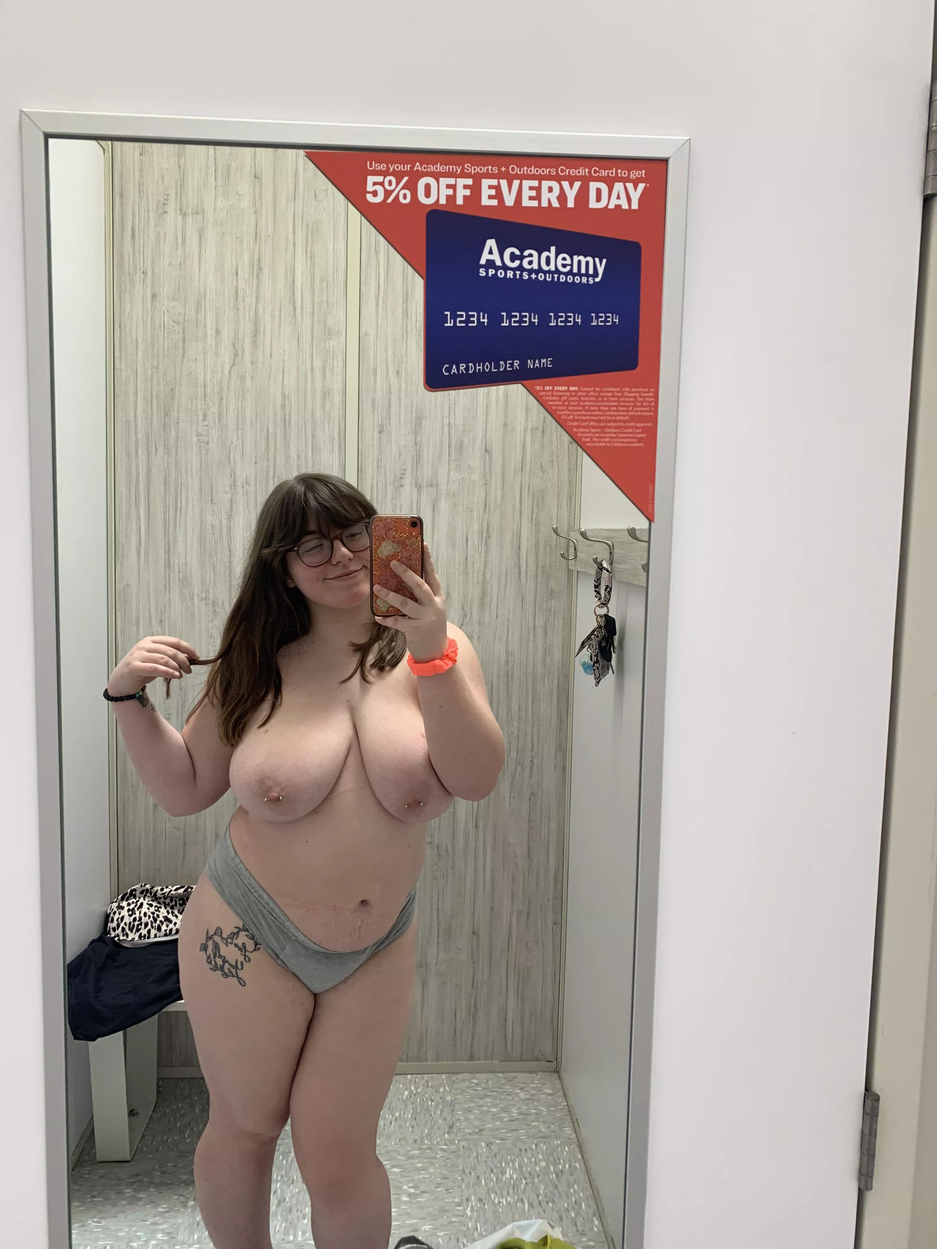 Would you fuck me in the dressing room? posted by meganfayy