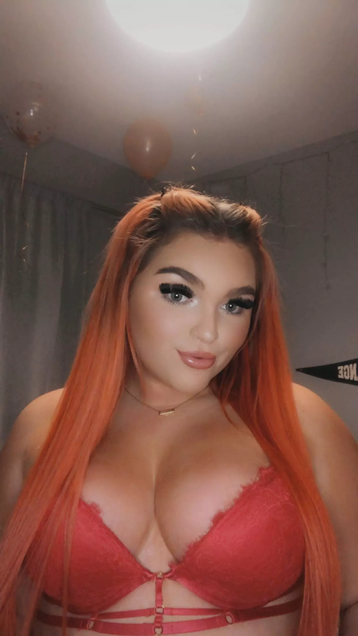 Would you fuck me on the first date? posted by elliesxx
