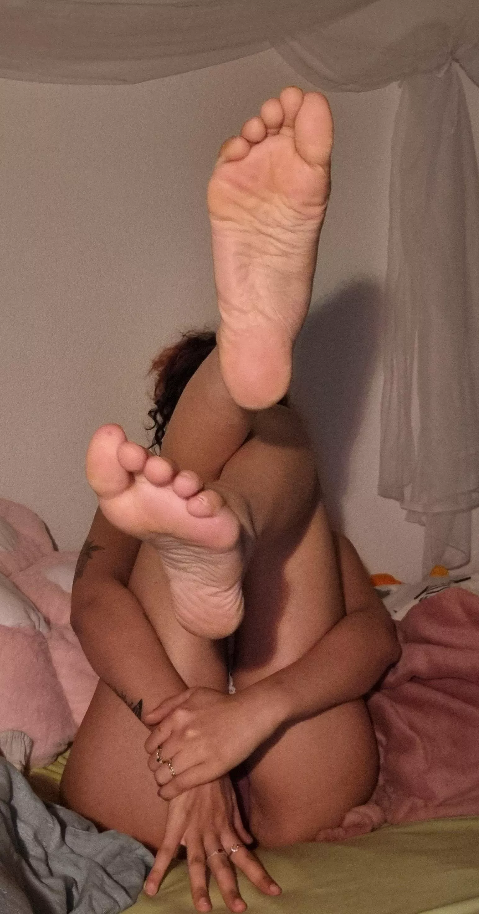 Would you fuck me while worshipping my feet? posted by bluemoonopalite