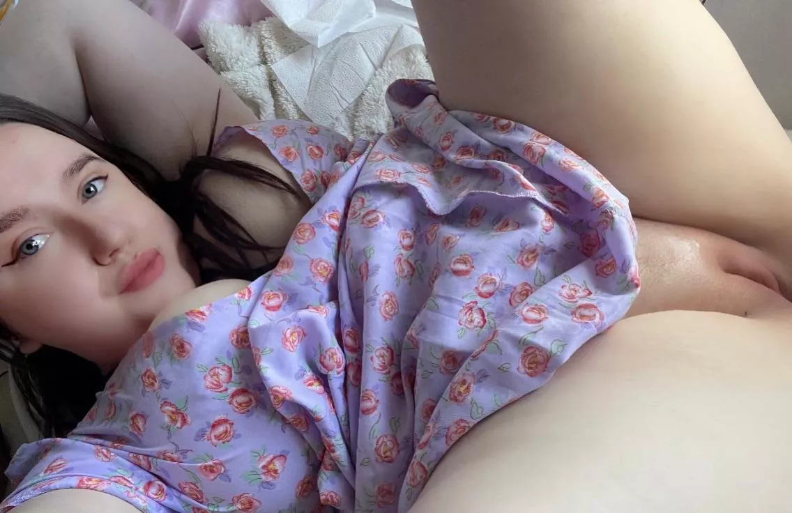 would you fuck my puffy little pussy? posted by urpisceswhore