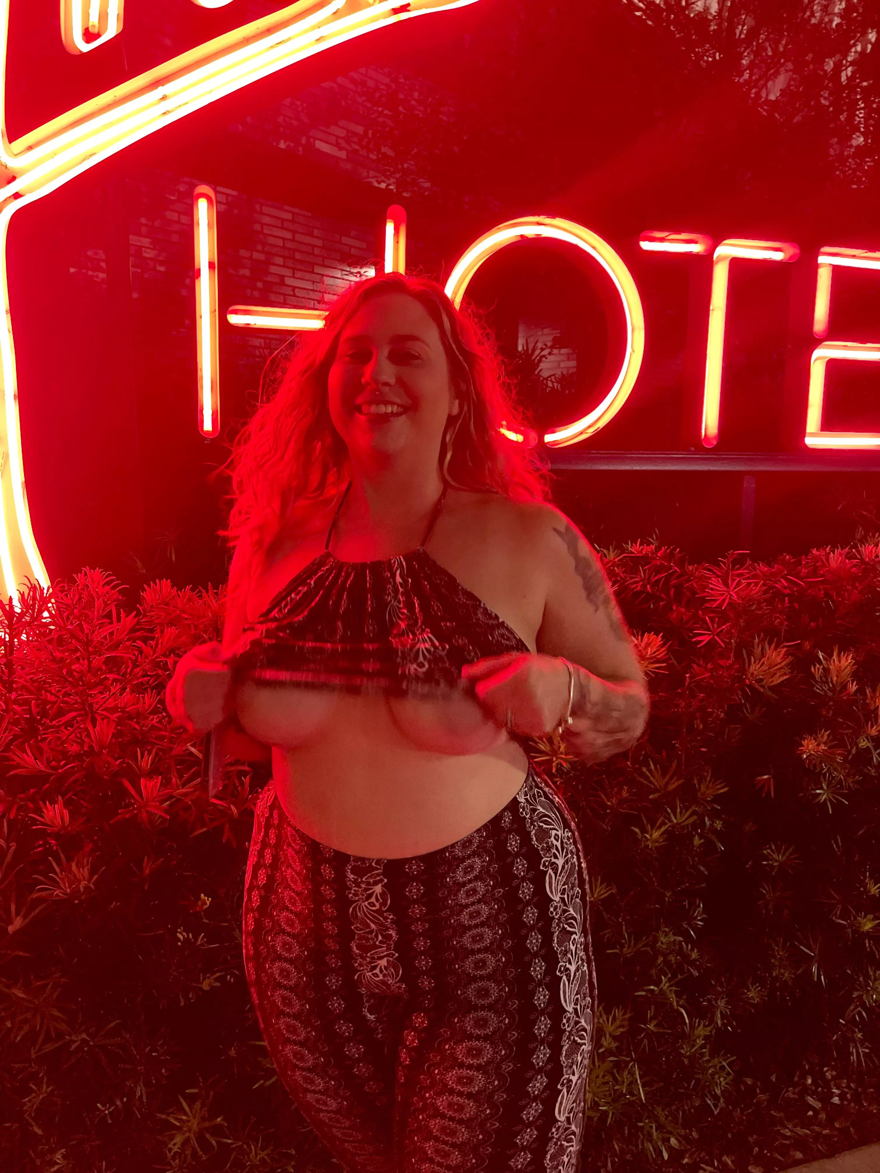 Would you fuck my wifes tight pussy? posted by Mywifelikesitbig