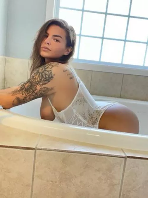 Would you get in the bathtub with me? by CandyKayla13