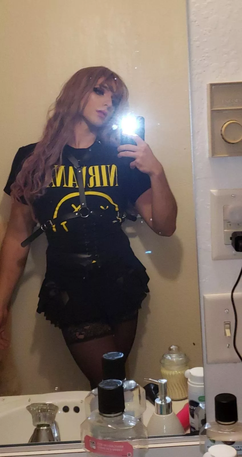 Would you hang out with me? 🖤 posted by Emsie21