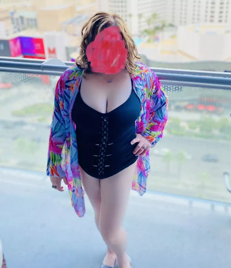 Would you hit on me? posted by doistillgotitgoingon