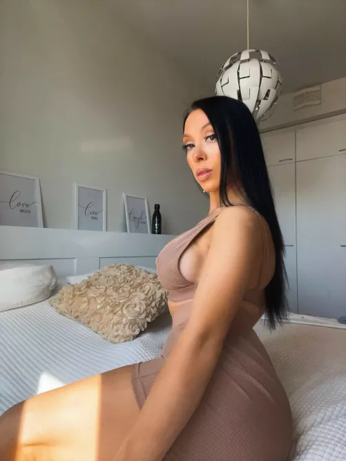 Would you join me in my bed? by _Jasmin_rosie_